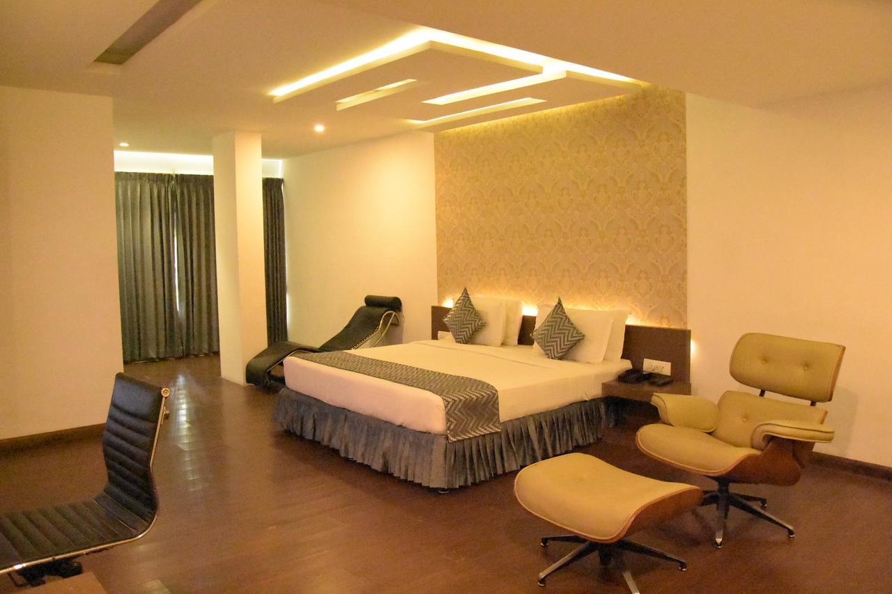 Poppys Tower Hotel Coimbatore Exterior photo